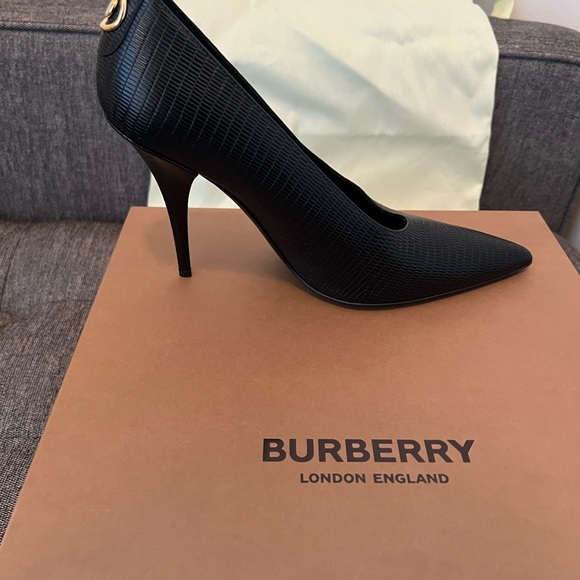 Burberry shoes - Picture 4 of 5